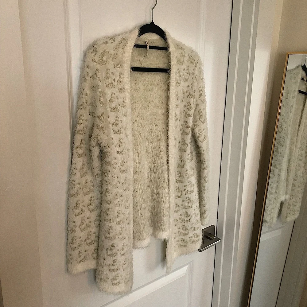 Anthropologie Raga Cassidy Eyelash Cardigan - Picture 3 of 8